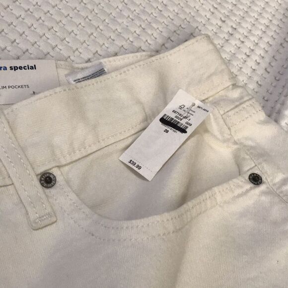 NWT- Old Navy- 26 & 28+. Slouchy Straight Short - Picture 6 of 8